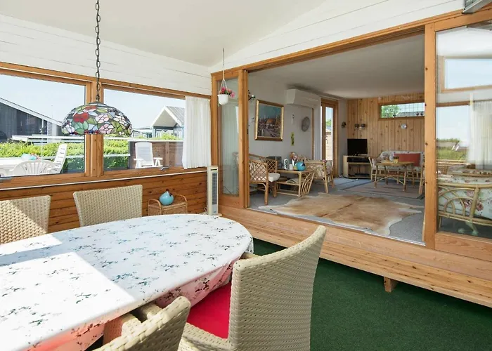 Panoramic Retreat-by Traum